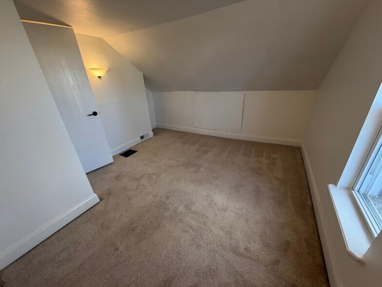 Building Photo - 456 Michigan Ave