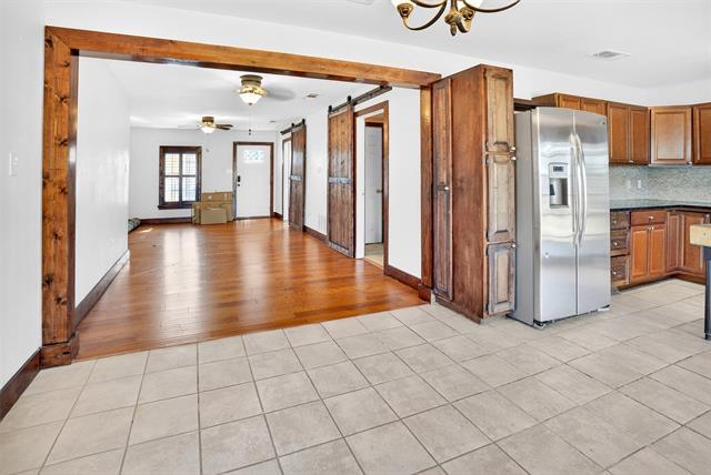 Building Photo - 316 W Rucker St