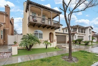 Building Photo - Beautiful executive home in the Eastlake-C...