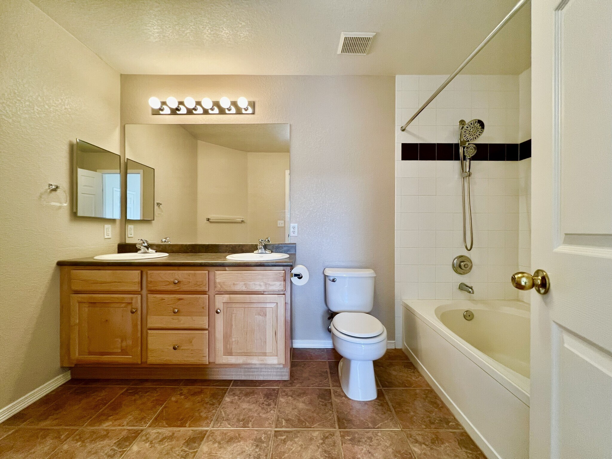 Building Photo - 6502 Silver Mesa Dr