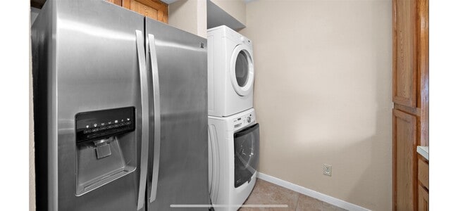 Building Photo - 12755 Mill Ridge Dr