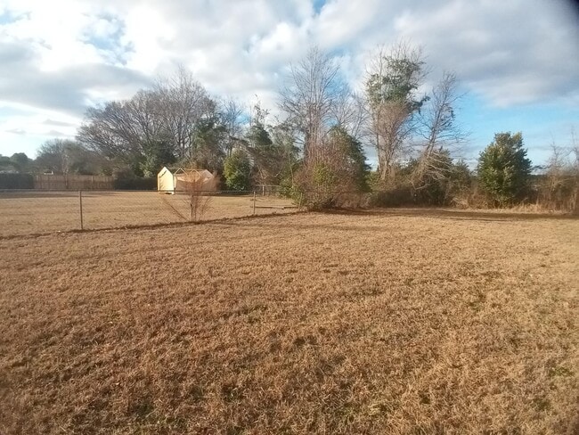 Building Photo - 3525 Drayton Dr