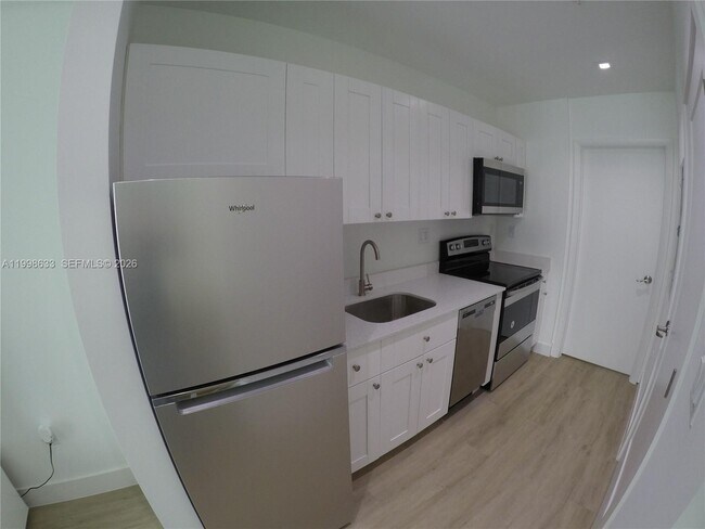 Building Photo - 4100 SW 64th Ave