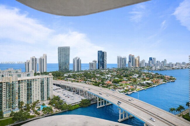 Building Photo - 19355 Turnberry Way