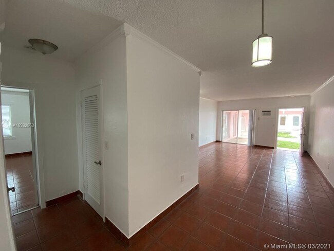 Building Photo - 7921 East Dr