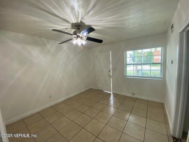 Building Photo - 3043 Belden St
