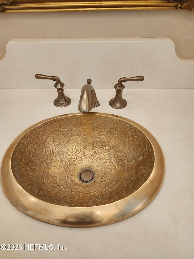 Building Photo - 212 St Johns Ave