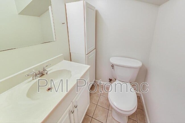 Building Photo - 1749 L St NE