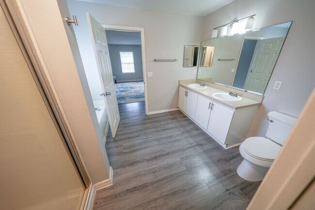 Building Photo - SPACIOUS 4 BEDROOM 2.5 BATH TWO STORY CLERMONT HOME