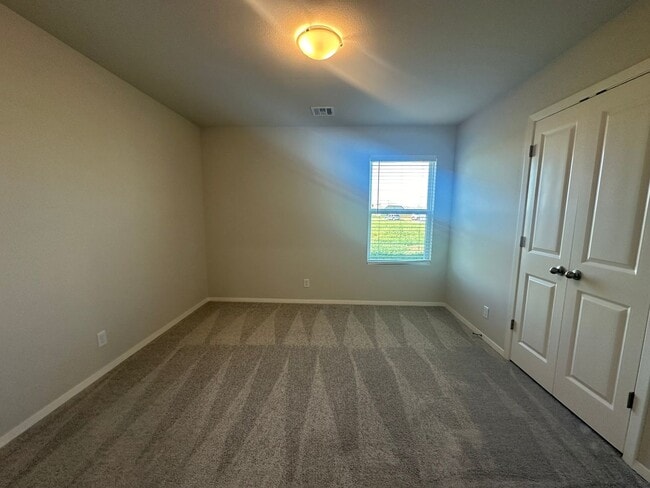 Building Photo - New - 4 bedroom in Bixby - Gated Community