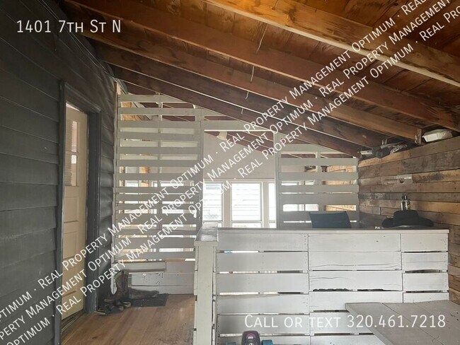 Building Photo - 1401 7th St N