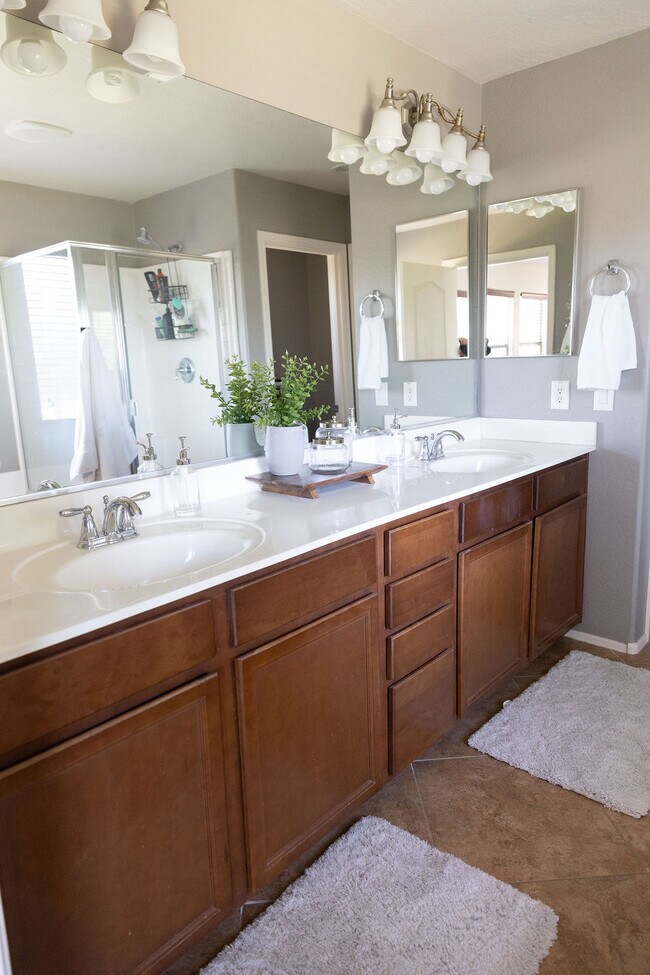 Building Photo - 3279 E Milky Way