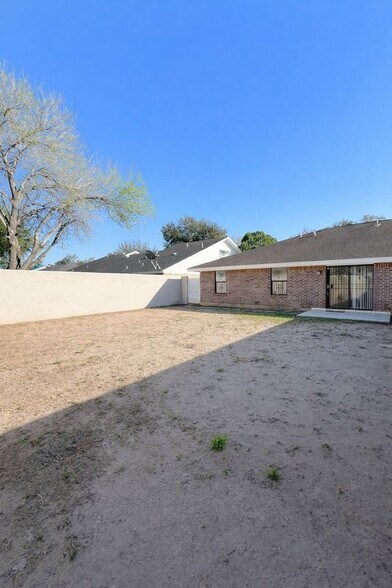 Building Photo - 2401 S Jackson Rd