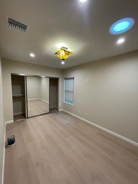 Bedroom 2 w large closet - 4131 Chevy Chase Dr