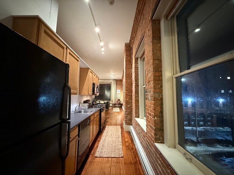 Building Photo - 93 Eddy St