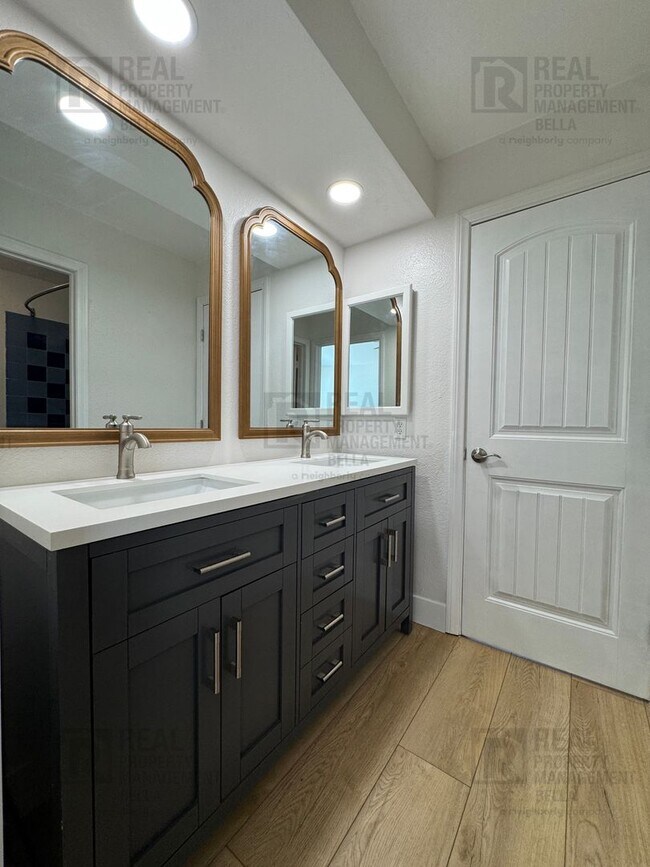 Building Photo - Resort-Style Living in Temecula – Pool Home with Designer Upgrades & 3-Car Garage