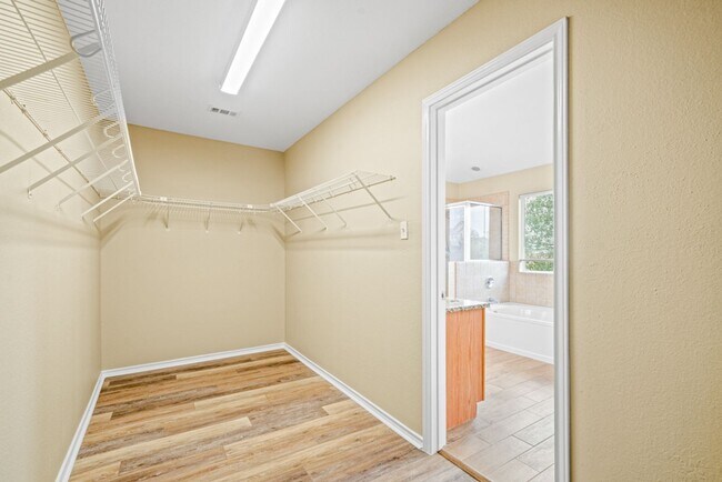 Building Photo - 137 Red Hawk Ridge