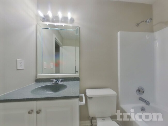 Building Photo - 303 Lowe Ct NW