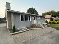 Building Photo - 901 W Lacrosse Ave