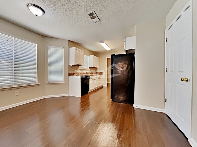 Building Photo - 4089 Dresden Ct NW