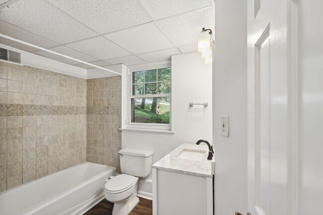 Building Photo - 4105 Ashwoody Trl NE