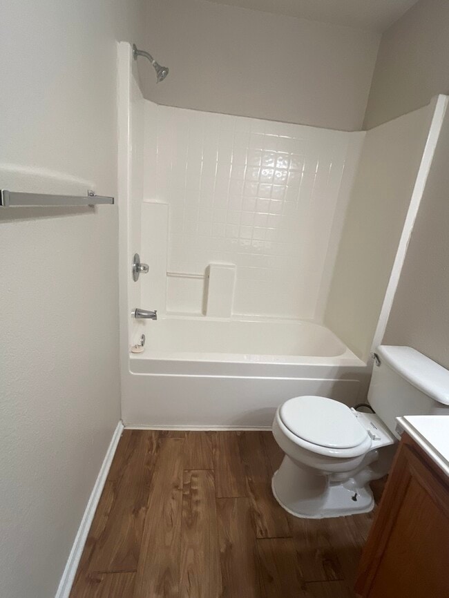 Building Photo - 3/2/2 Burleson ISD! fresh paint, New carpet ! 2 dining rooms, easy access to fort worth & 35