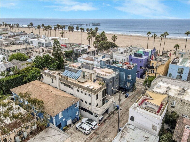 Primary Photo - 21 26th Ave