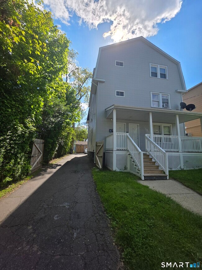 Building Photo - 242 Enfield St