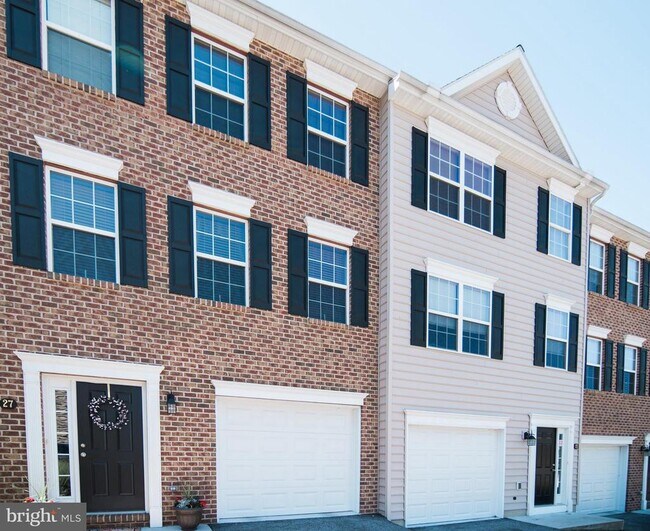 Building Photo - 4 Mustang Dr