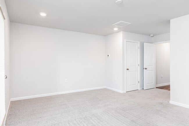 Building Photo - 1106 Shoreside Dr