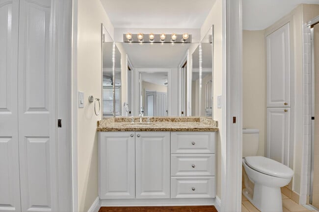 Building Photo - 203 Andover Ct