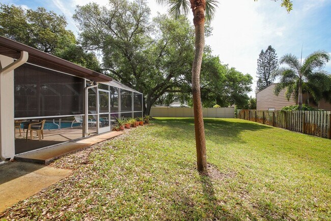 Building Photo - Englewood Annual Pool Home for Rent