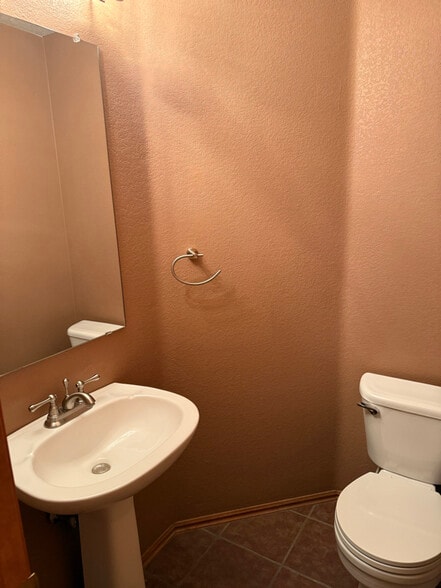 Building Photo - 9302 Wolfe Dr