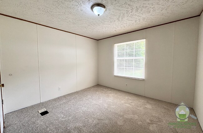 Building Photo - 68 Honeysuckle Dr