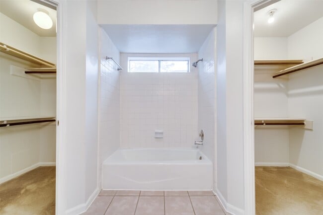 Building Photo - 15114 Forest Lodge Dr