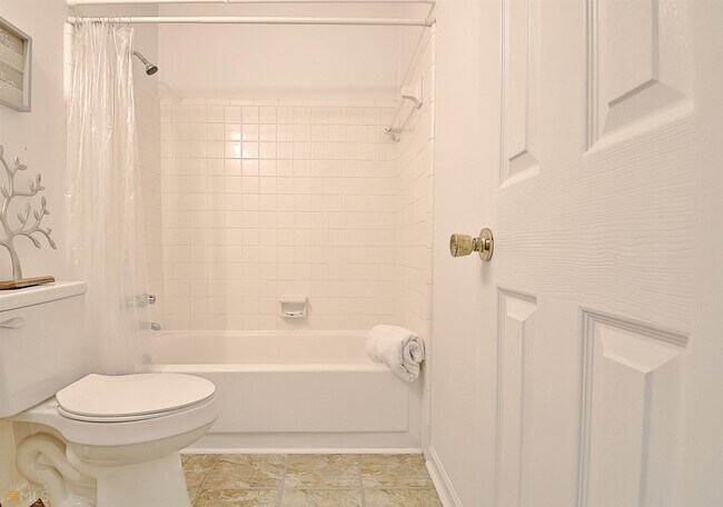 Building Photo - 72 Cobblestone Creek