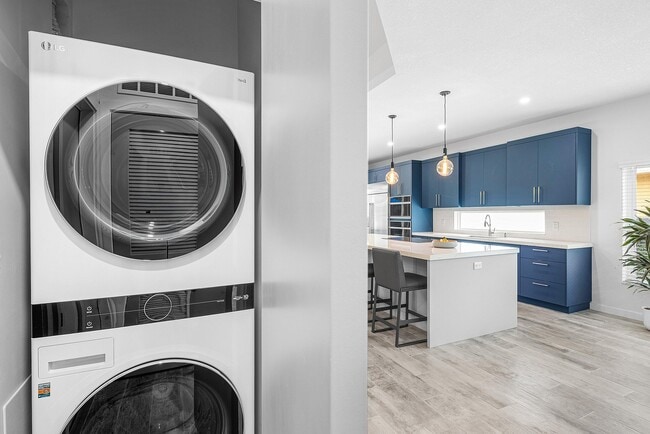 Building Photo - 494 Enfield Ct