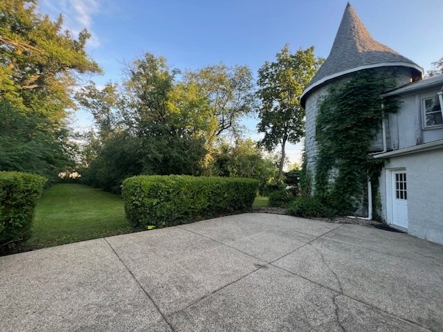 Building Photo - 14935 W Old School Rd