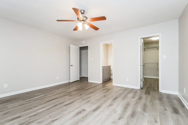 Building Photo - 303 Morgans Turn