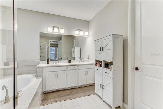 Building Photo - 33886 Landsman Lp