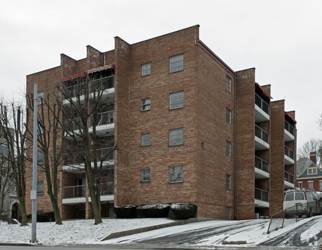 Primary Photo - Bryant Tower Apartments