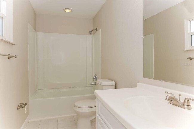 Building Photo - 38 Woodlake Dr