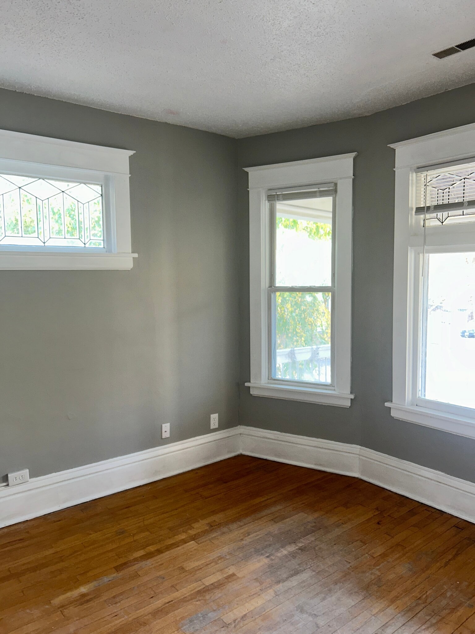 Building Photo - 1177 Reaney Ave