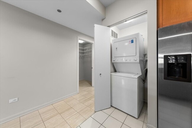 Building Photo - 530 N Lake Shore Dr