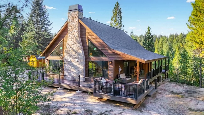 Building Photo - 18 Spur Dr