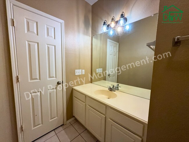 Building Photo - 3024 Peppercorn Dr