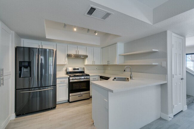 Building Photo - Great 3 bedroom home in South Shores!!