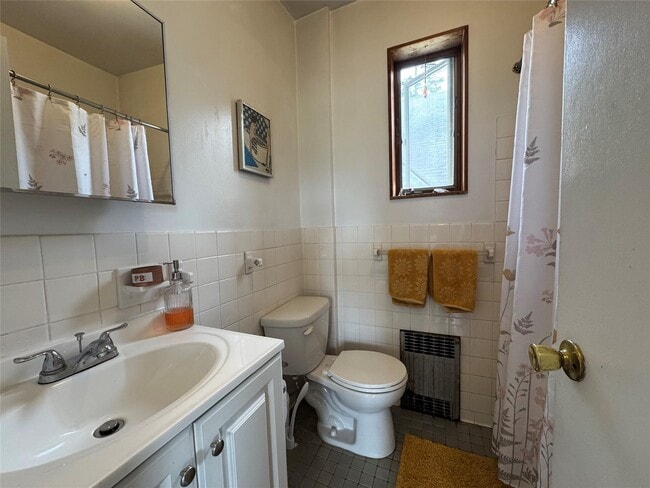 Building Photo - 12 Villard Ave