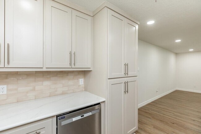 Building Photo - 1212 Irving St