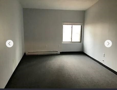 Building Photo - 949 Main St